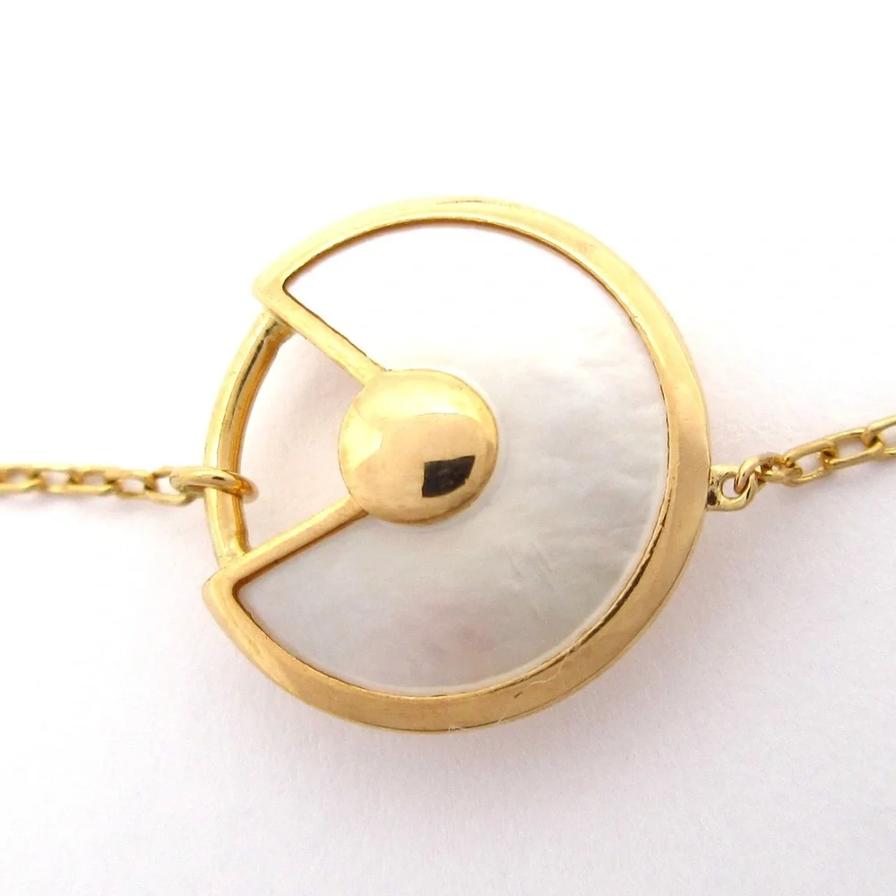 Cartier Amulet de Bracelet 18K Yellow Gold White Mother of Pearl Diamond